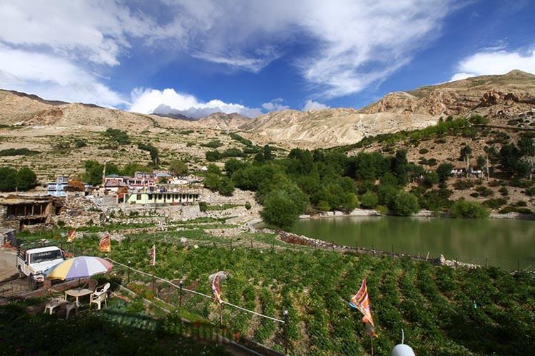 Hotel Lake View Nako Екстериор снимка