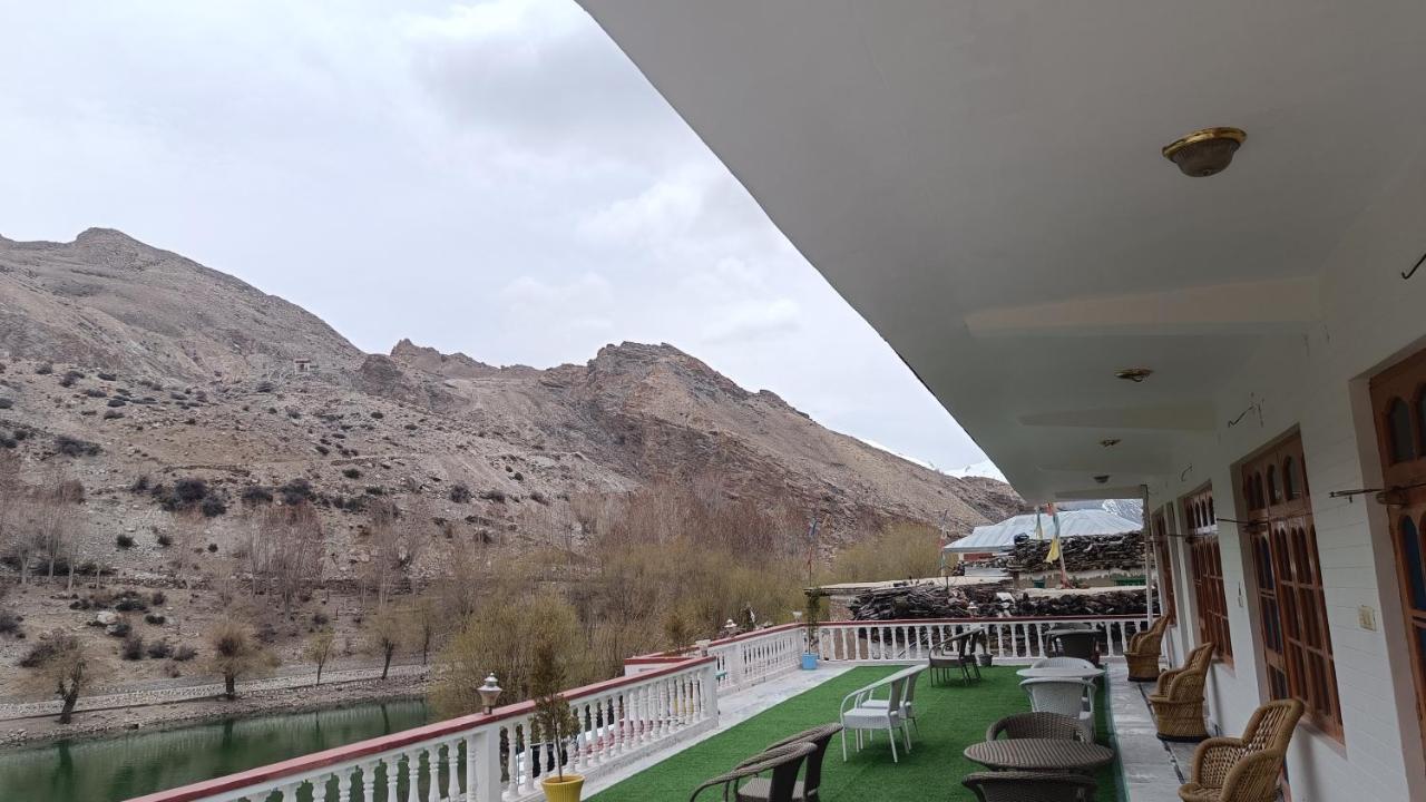 Hotel Lake View Nako Екстериор снимка